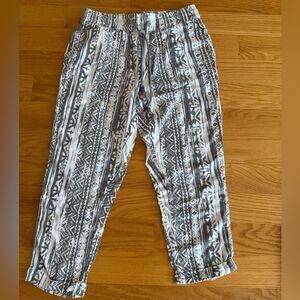 Style Me Gray and White Patterned Pants